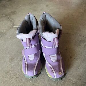 Girls purple snow boots